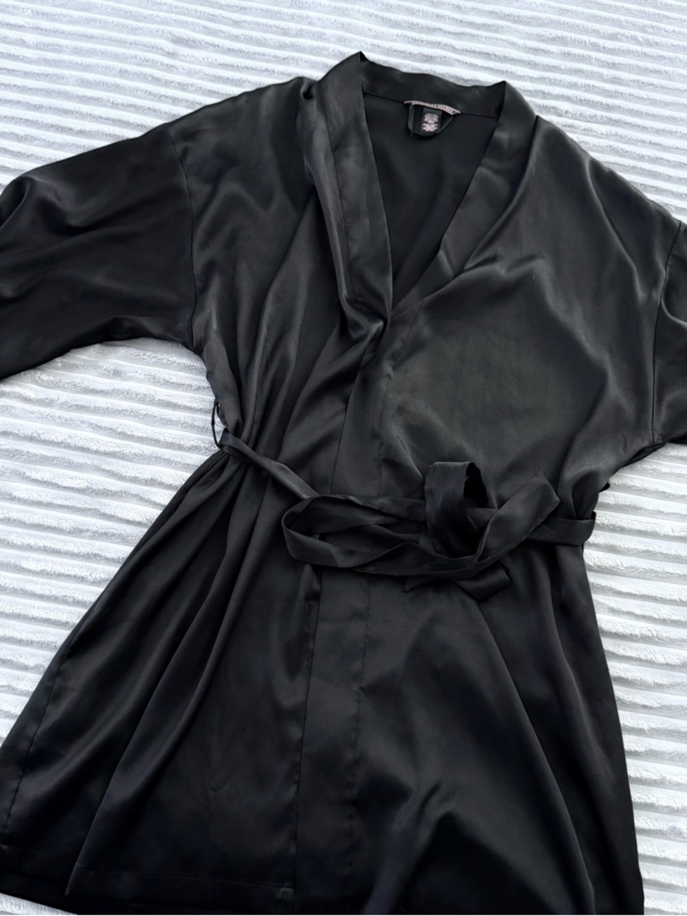Victoria's Secret Silky Wrap Robe (Black) - Picture 3 of 4